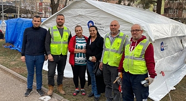 Antalya Büyükşehir Belediyesi deprem bölgesinde yaraları sarıyor