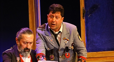 AŞT'nin yeni oyunu Polisler seyirciyle buluştu