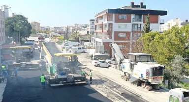 Aydın Büyükşehir Belediyesi Kuşadası’nda Yol Yapım Çalışmalarına Devam Ediyor