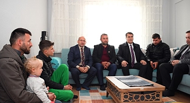 Başkan Dündar’dan depremzede ailelere ziyaret