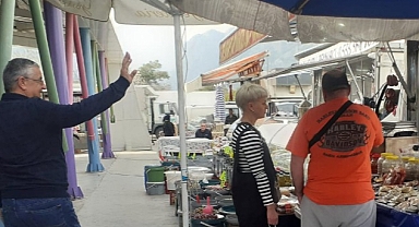 Başkan Topaloğlu pazar esnafını ziyaret etti