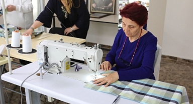 Bayraklılı kadınlardan deprem bölgesine destek sürüyor