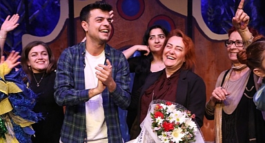 BBŞT Dünya Tiyatrolar Gününde Perdelerini Açtı