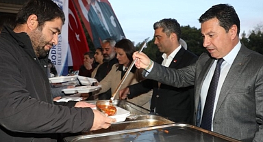 Bodrum Belediyesi tarafından geleneksel olarak her yıl organize edilen iftar programının ilki Cevat Şakir Mahallesi’nde gerçekleştirildi