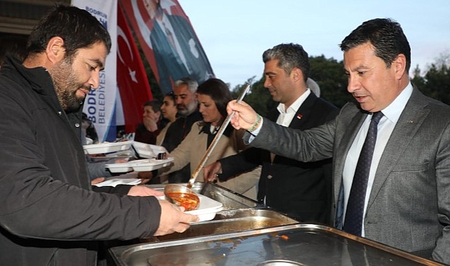 Bodrum Belediyesi tarafından geleneksel olarak her yıl organize edilen iftar programının ilki Cevat Şakir Mahallesi’nde gerçekleştirildi