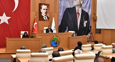 Çukurova meclisinde tarihi oturum