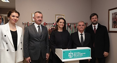 Cumhurbaşkanı Novak ve Başkan Büyükakın kahraman köpek Mancs'in anıtını açtı