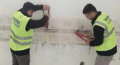 Deprem Bölgesinde Yapım Çalışmaları Sürüyor