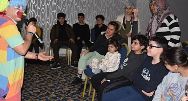 Depremzede Çocuklara Ramazan Morali