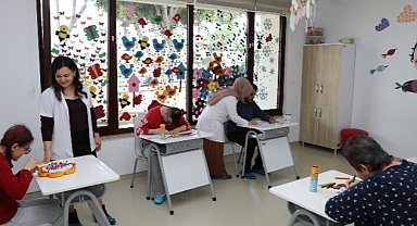 Depremzede özel bireyler Mola Evi'nde moral buluyor