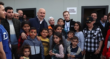 DEÜ Adıyaman'da Depremin Yaralarını Sarıyor
