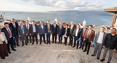Dirençli kent İzmir için el ele