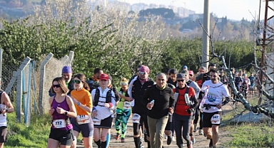 Dünya Mirasını Koşarak Keşfeden Sporculardan Deprem Bölgesine Anlamlı Bağış