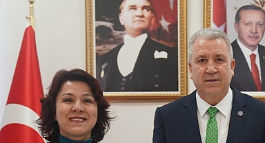 EÜ Hemşirelik Fakültesinden depremzede öğrencilere 12 ay burs desteği