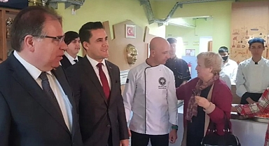 Foça Kaymakamı TÜRKÖZ Foça Halim Foçalı Mesleki ve Teknik Anadolu Lisesinde kahvaltı etkinliğine katıldı.