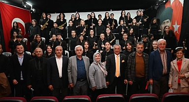 Geleceğin müzisyenlerinden anlamlı konser