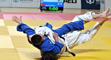 Gençler Türkiye Judo Şampiyonası'nın açılış seremonisi yapıldı
