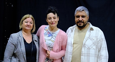 Gerçek Yaşamdan Bir Oyun: Düğün Şarkıcısı