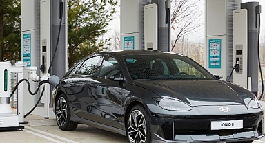 Hyundai Elektrikli Araçlar İçin Otomatik Şarj Robotu Geliştirdi.