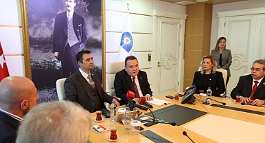 İYİ Parti Antalya İl Başkanı Vahdet Afşin: Antalya Büyükşehir Belediye Başkanı Muhittin Böcek'e Ziyaret