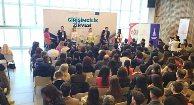 İzmir’de Türkiye'nin İlk “Lise Girişimcilik Zirvesi” Gerçekleştirildi