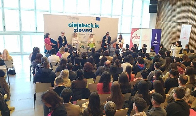 İzmir’de Türkiye'nin İlk “Lise Girişimcilik Zirvesi” Gerçekleştirildi