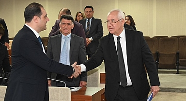 Karabağlar Belediyesi muhtarları dinlemeye devam ediyor
