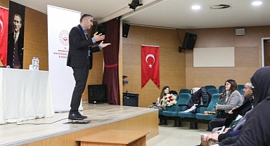 Keçiören'de Özel Bireylerin Ailelerine Eğitim