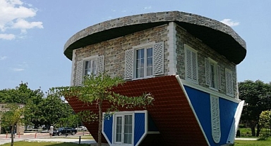 Kemer’deki ters evi 29 bin 694 kişi ziyaret etti