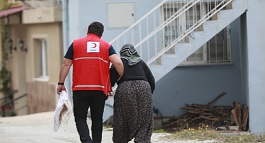 Kızılay’ın Afet Bölgelerindeki Beslenme Hizmeti ve Yardımları Aralıksız Sürüyor