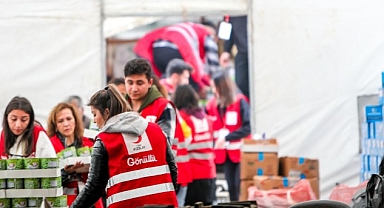 Kızılay’ın Afet Bölgelerindeki Yardım Çalışmaları Ramazan Ayında da Aralıksız Sürüyor