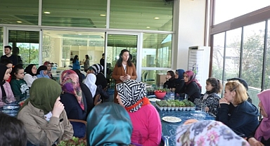 Kocaeli Büyükşehir'den depremzede misafirler için 8 Mart etkinliği