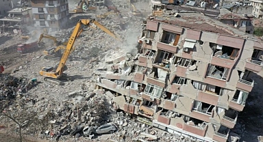 Kocaeli Büyükşehir, Hatay'da 51 binanın yıkımını yaptı