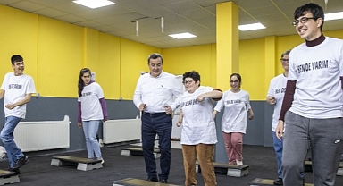 Konak Engelsiz Yaşam Köyü’nün yeni spor salonu faaliyete geçti