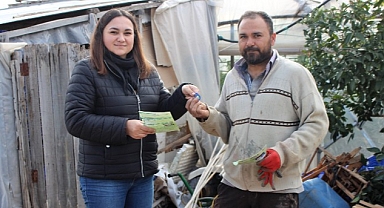 Kumlucalı üreticilere çipli anahtarlıklar dağıtılıyor