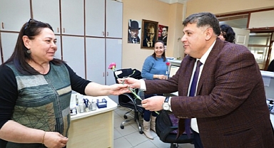 Menderes Belediyesi Başkan V. Erkan Özkan: Bir gün değil her gün yanlarındayız