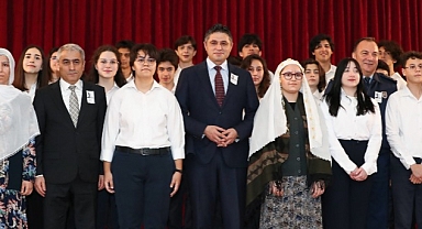 Milli Şairimiz Mehmet Akif Ersoy, İstiklal Marşı'nın Kabulünün 102. Yıl Dönümünde Anıldı