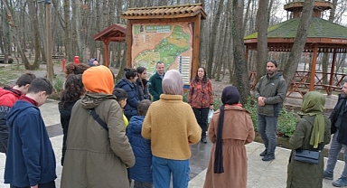 Misafir çocuklar Ormanya'da moral buldu