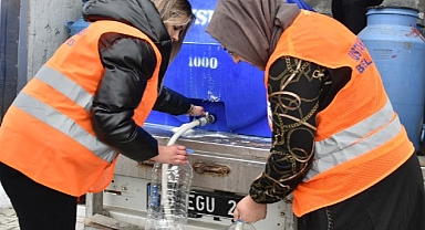 Mustafakemalpaşa’lı Süt Üreticilerinden Depremzedelere Anlamlı Destek