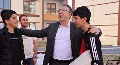 Nevşehir Belediye Başkanı Dr. Mehmet Savran, mahallelerdeki inceleme ve gezilerini sürdürüyor