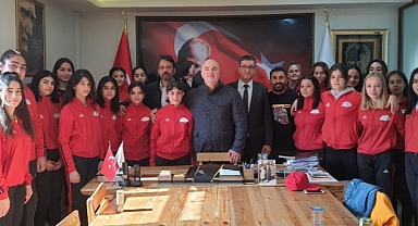 Şampiyonlardan Saray Belediyesi’ne ziyaret
