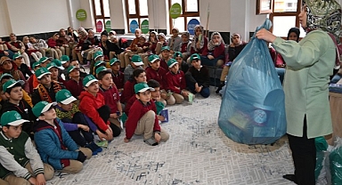 Selçuklu Belediyesi yeni nesilde sıfır atık bilincinin artırılması amacıyla ilçede yer alan okullarda 