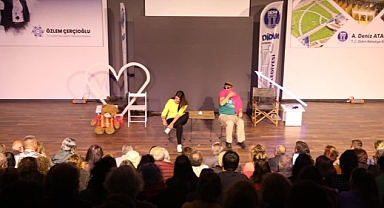 Seninle Evlenir miyim ? Adlı Tiyatro Oyunu Didim’de Sahnelendi