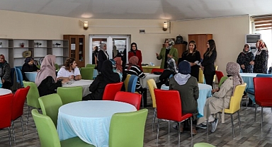 Van Büyükşehir 8 Mart’ta Van'daki Depremzede Kadınları Unutmadı