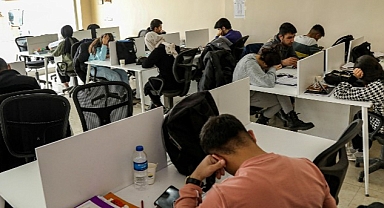 Van Büyükşehir Belediyesinden Öğrencilere 11 Ayrı Noktada Etüt Hizmeti