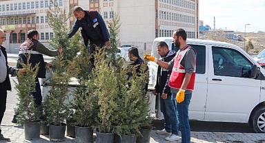 Van'da Depremde Hayatını Kaybeden Sağlıkçılar İçin Fidan Dikildi