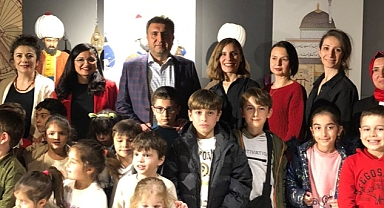 Yaşanan Deprem Felaketinin Ardından Öğretmen ve Öğrencilere Moral İçin “İzmir Masal Gecesi” Düzenlendi