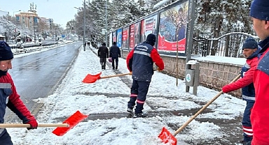 Yol ve Kaldırımlarda Kar Temizliği