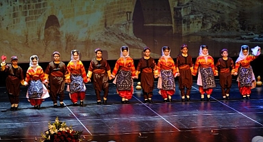 AKM Çocuk Sanat Festivali 23 Nisan Kutlamalarıyla Coştu