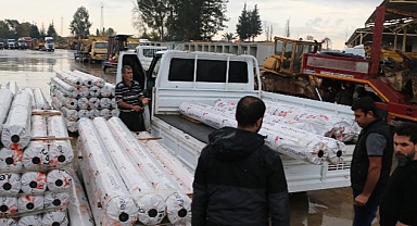 Aksulu afetzede çiftçilere sera naylonu desteği